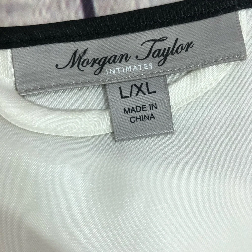 Morgan Taylor robe